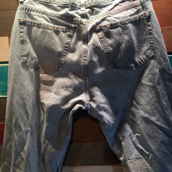 Well worn stain Jeans are Old Navy 34 long - Picture 8 of 9